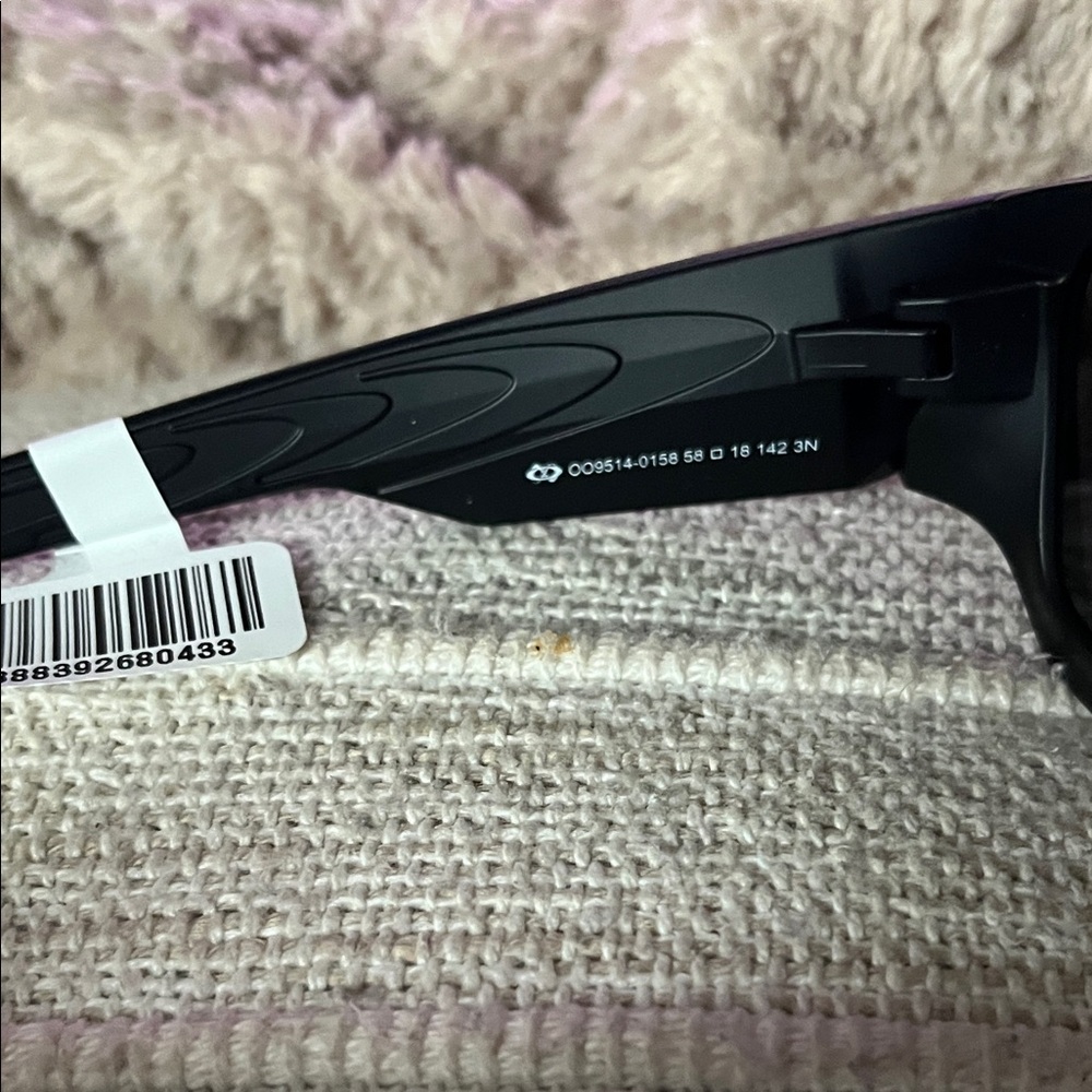 Oakley Matte Black Sunglasses INSTAGATOR - Picture 5 of 5